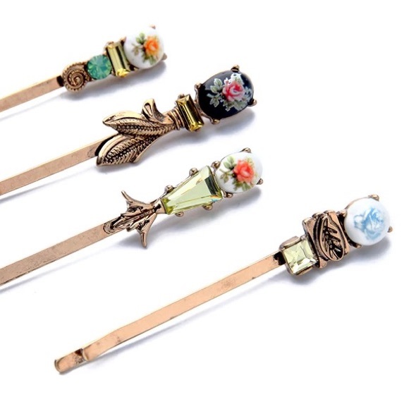 2/$35🖤 Set of 4 Vintage Style Floral Hair Clip Bobby Pins - Picture 1 of 8